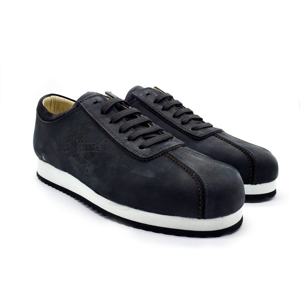 Sneakers - Image 2