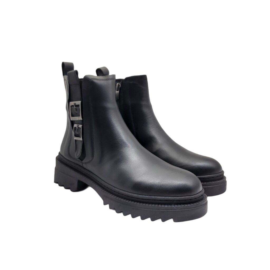 Boots - Image 2