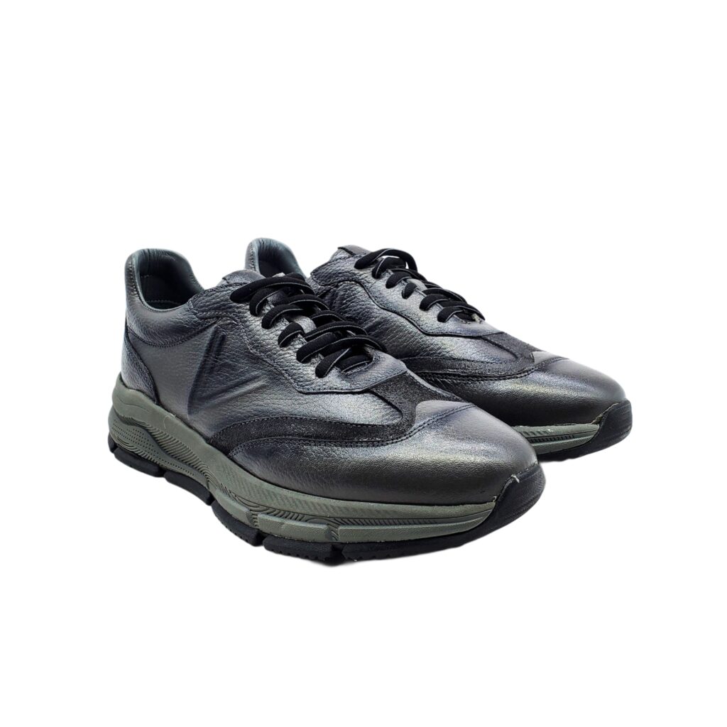 Sneakers - Image 2