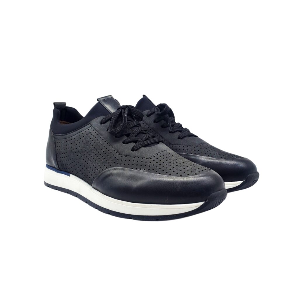 Sneakers - Image 2